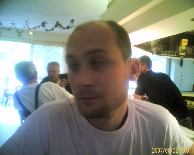 2007-08-03 Fabien a diner_l.jpg